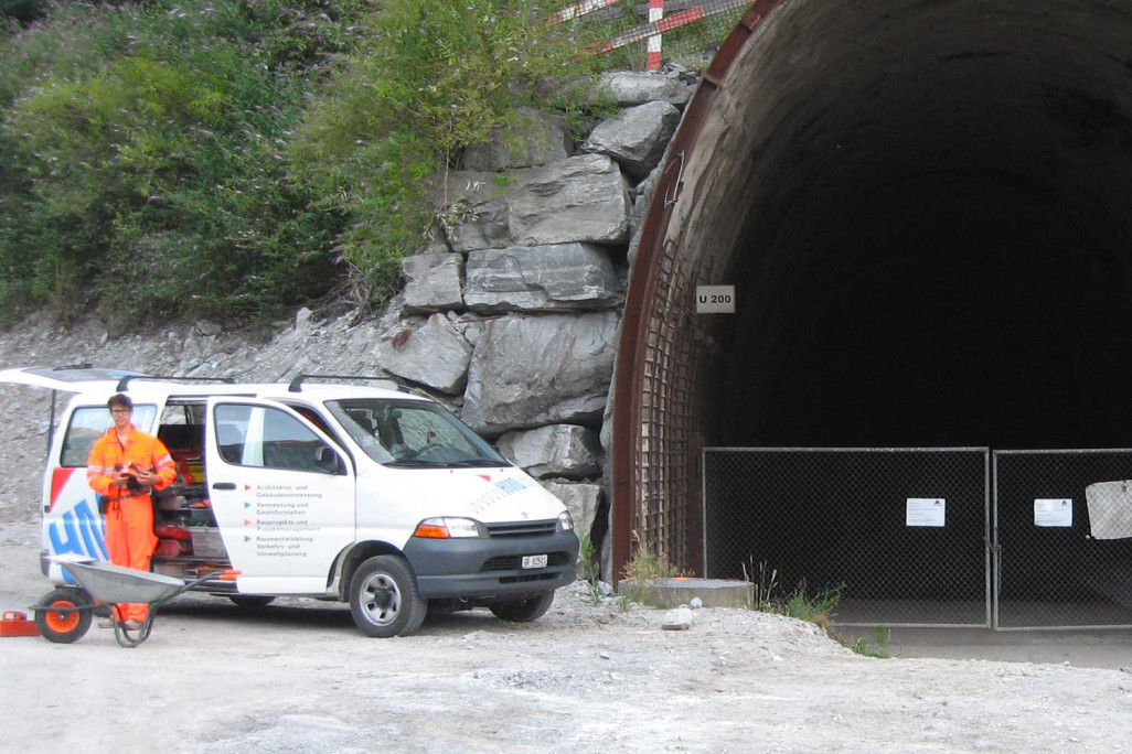 Tunnelvermessung HMQ AG, Umgehungsstollen Gotthard-Basistunnel